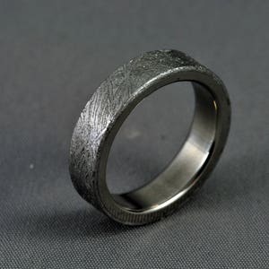 Météorite, alliance en titane, bague de fiançailles, bague météorite Gibeon image 2