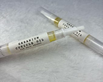 ゼラニウムエッセンシャルオイル配合の天然爪の成長とキューティクル強化オイル