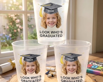 Vasos personalizados con foto de la infancia "¡Mira quién se graduó!" - Regalo de graduación para la promoción de 2026, vasos de graduación, aK21Pd6a