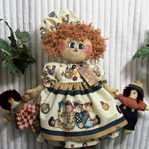 Primitive Raggedy LARGE 20" ~ "AdOrAbLe AnniE"! ~ with DoLLy OrNiEs! ~ NEW and simply precious!