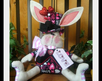 Primitive Mailed pattern "VALENTINE BUNNY SITTER"  Bunny ~ Shelf Sitter pattern #266~