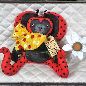 Primitive Mailed pattern &quot;LaDyBuG ShElF SiTTeR&quot;~with hive too! Sewing pattern #330