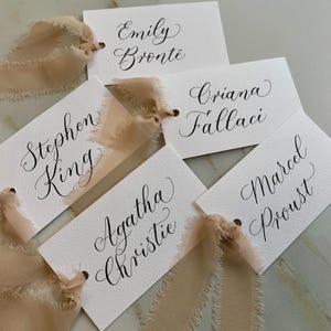 Segnaposto fatto a mano, segnaposto con nastro, segnaposto per matrimonio, segnaposto moderno, elegante, scritto a mano, calligrafia, segnaposto boho