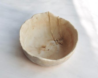 Schmuckschale beige personalisiert Dekoschale Ringe Hochzeit Geschenk Frau personalisiert Schale Mitbringsel Freundin kleines Deko Geschenk