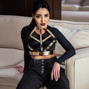 Traje de peto metálico dorado: top y falda con arnés, arnés de pecho con espejo, ropa de fiesta, disfraz de actuación para mujer