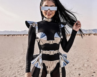 Abito da festival cosmico con top e gonna, set di costumi metallizzati, abbigliamento da festa, abito futuristico unico, accessori per abbigliamento cyberpunk