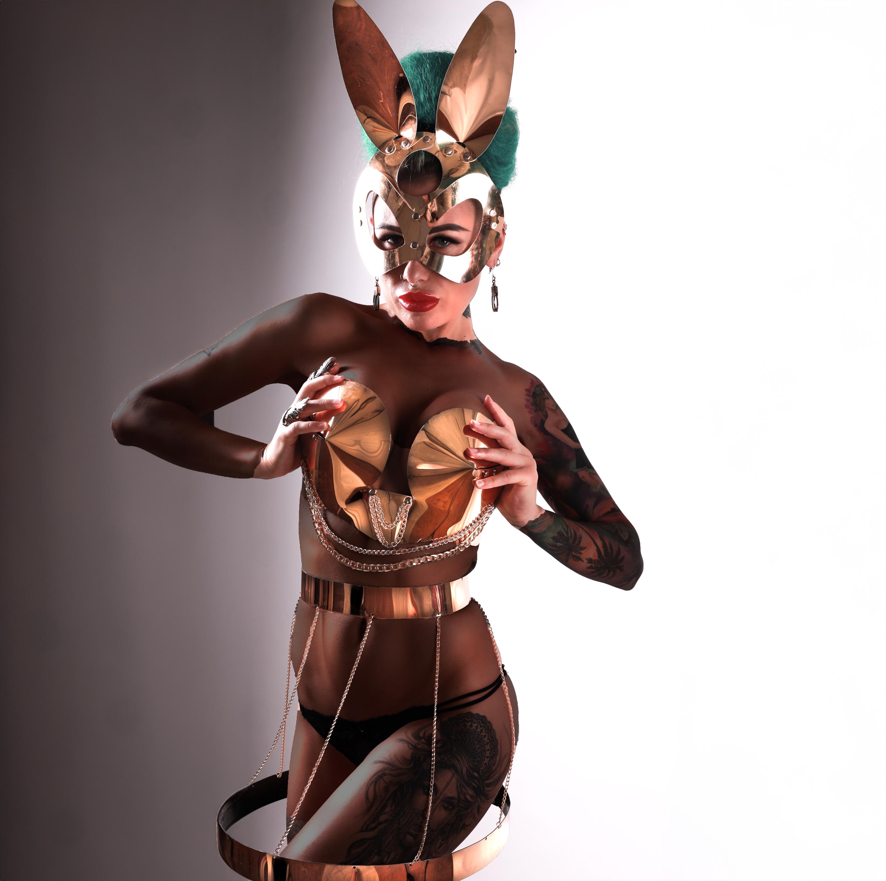 Mirror Bunny Costume Set – Golden Breastplate Mask and Skirt with Chains, Performers Clothing Artists Outfits Theme Party Costume Dance Wear