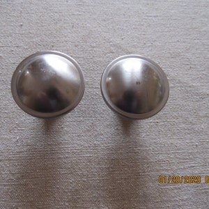 2 Brushed Silver Mushroom Style Pulls Raised Edge Knobs
