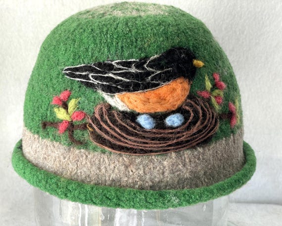 Felted, Alpaca, Cloche Hat: Needle Felted, Robin Bird Art, ADJUSTABLE FIT