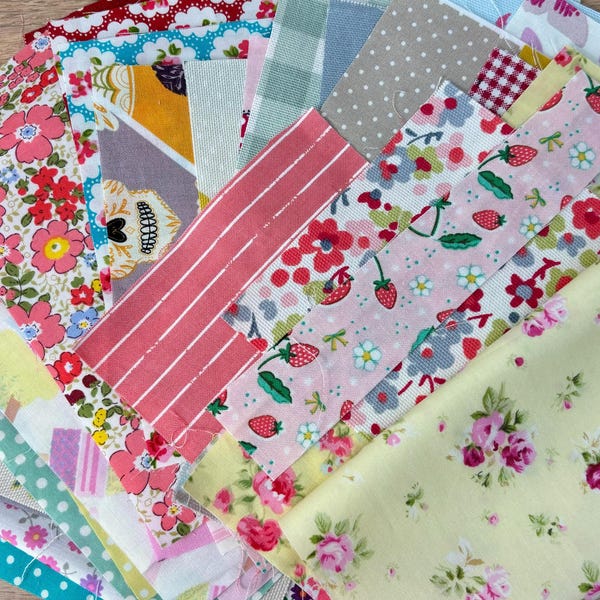 Paquete de retales de tela, retales de popelina de algodón, Rose & Hubble, paquetes de 50 g / 100 g - apliques, patchwork