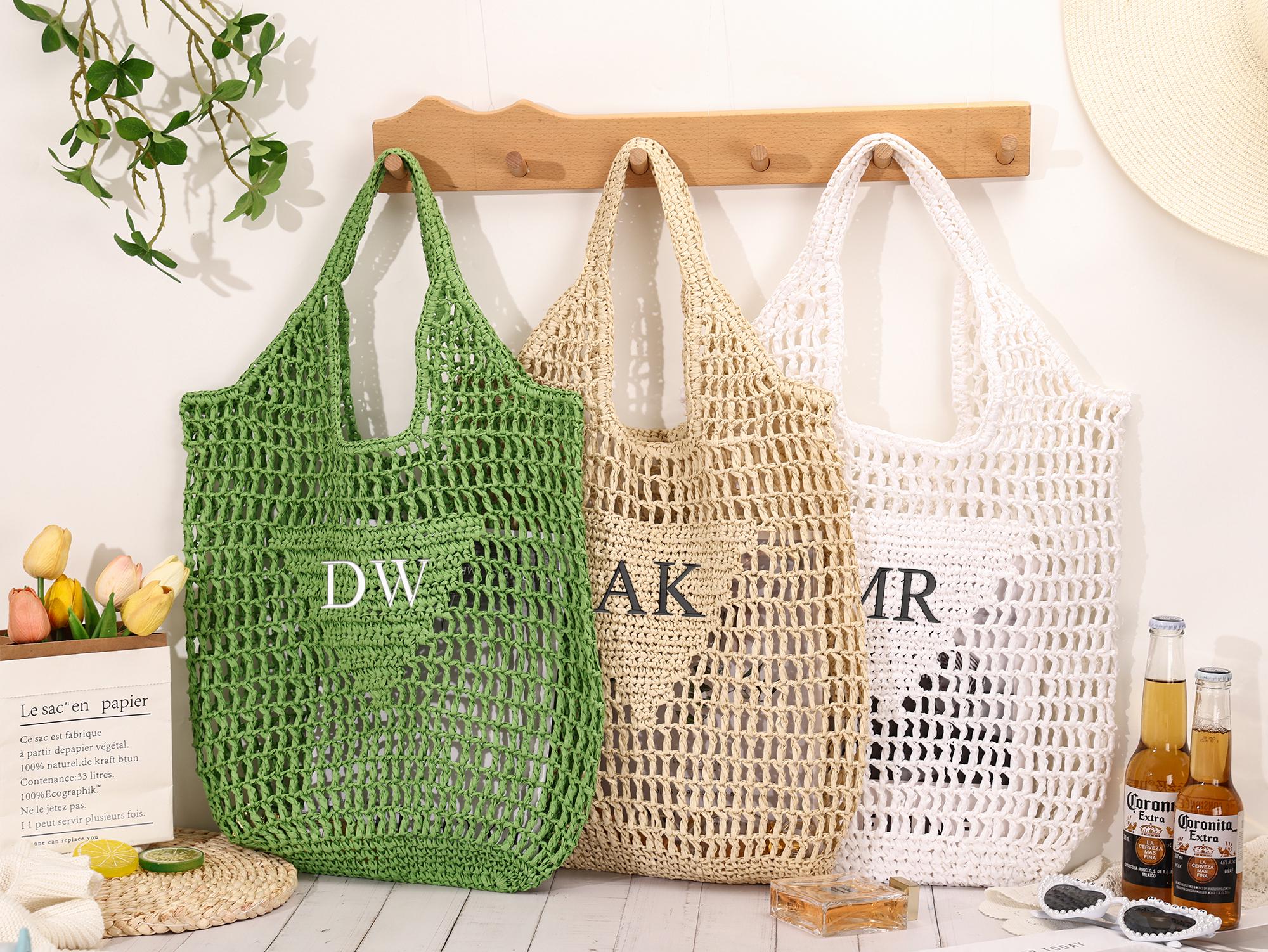 パーソナライズされたラフィアビーチトートバッグ：カスタム刺繍