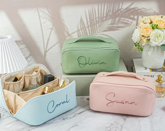 Trousse à maquillage en cuir personnalisée : trousse à maquillage de voyage brodée