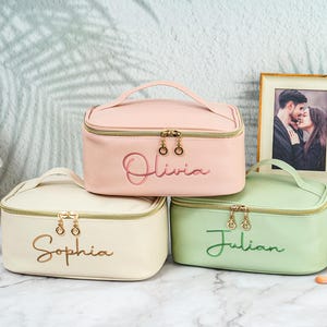 Haftowana skórzana kosmetyczka: personalizowana kosmetyczka i kosmetyczka
