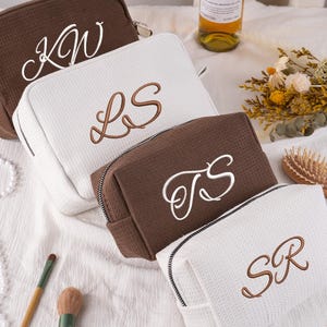Neceser de gofre personalizado, neceser con nombre personalizado, neceser bordado, neceser para despedida de soltera, regalo para dama de honor, regalo de Navidad.