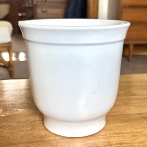 Smith & Hawken Vtg Cache Pot Planter Cream White Matte Ceramic 6x6.5 Portugal