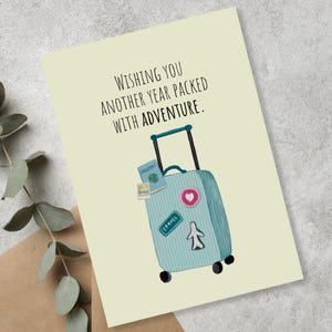 Une année remplie d'aventures | Papier lin haut de gamme | Valise Wanderlust pour amateur de voyage Cartes De Vœux | Impressions Joey | Texture lin