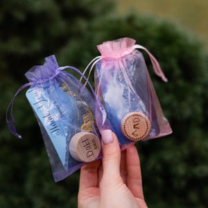 Cadeaux de mariage en plein air personnalisés en vrac, bouchons de vin personnalisés gravés, cartes de remerciement, shower de mariage, sac en organza cadeau enterrement de vie de jeune fille