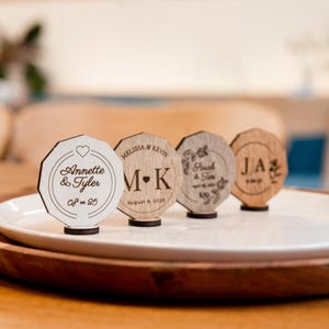 Marque-places de mariage rustiques en vrac, décoration de table de douche nuptiale, porte-nom personnalisé, accessoires de mariage en plein air, dîner de répétition, réservez votre date