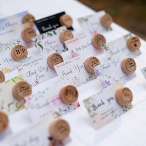 Tappo per vino da matrimonio sfuso, tappo per bottiglia di vino personalizzato, bomboniere rustiche per invitati a nozze sfuse, classico regalo ricordo per salvare la data del matrimonio