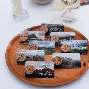 Bouchons de vin pour le dîner de répétition en vrac, cadeaux de mariage en montagne personnalisés, cadeaux d'invités de mariage, cartes de remerciement personnalisées enterrement de vie de jeune fille