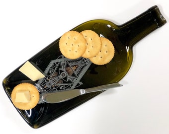 Plateau de fromage de bouteille fondue enregistrée, plat de service de bouteille de vin rouge de Californie, cadeau de pendaison de crémaillère, bouteille recyclée, cadeau d'hôtesse, mariage de cave