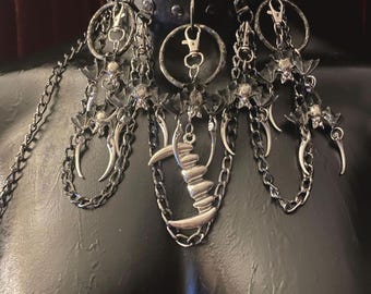 The Fang Goddess Collar with Fang Pendant with Matching Earrings by Marilyn Medusa(suitable for detachable charms and pendants)