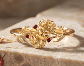 Ring med blomma från födelsemånad, nejlikaringar med födelsesten i januari, 18K guldpläterad granat.