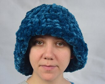 sapphire chenille hat