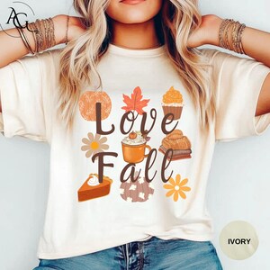 Komfort Farben Liebe Herbst Shirt, süßes Kürbis Gewürz Shirt, Thanksgiving Geschenk, Herbst Grafik T-Shirt, Nur ein Mädchen, das Herbst T-Shirt liebt