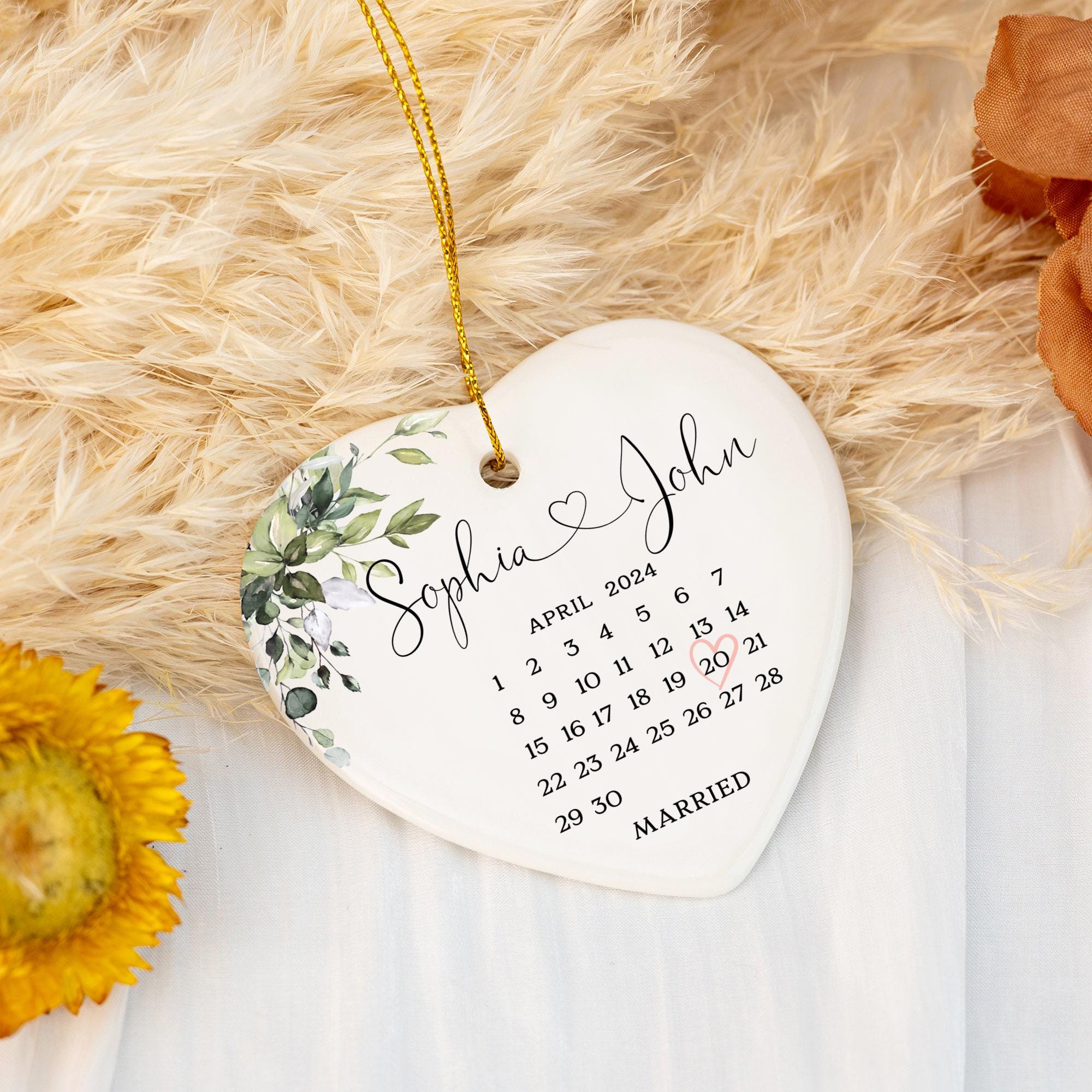 Married Ornament,Custom Wedding Keepsake,Wedding Gift,Wedding Date ornament,Calendar Anniversary Gift,Ceramic married ornament,Newlywed Gift