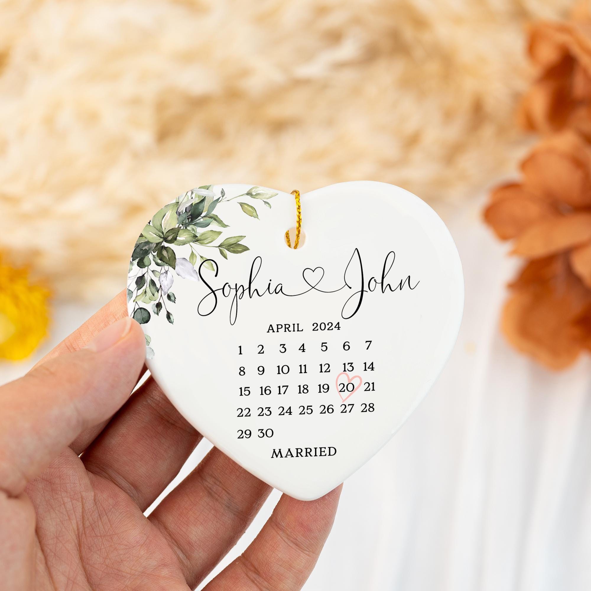 Married Ornament,Custom Wedding Keepsake,Wedding Gift,Wedding Date ornament,Calendar Anniversary Gift,Ceramic married ornament,Newlywed Gift
