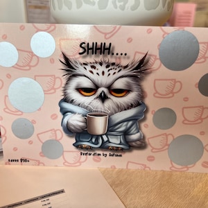 Shhhhh, Coffee Owl Savings Challenge/sfida risparmio caffè, risparmio gratta e vinci, gufo assonnato, uccello, risparmi divertenti