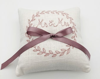 Linen Ring Bearer PIllow - 5 inch - Embroidered Vine Wreath Mr and Mrs