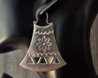 Upul silver earrings