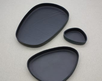 Leather tray gift for her,jewelry holder,desktop organizer,edc tray,money holder,oval leather tray,necklace holder,nightstand organizer