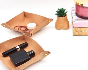 Perfume tray, leather tray made of natural cowhide, perfect as home decor for storing everyday items.