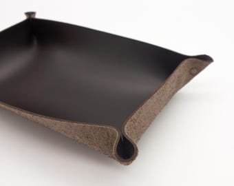 Aesthetic room decor, leather tray made of natural cowhide, perfect as home decor for storing everyday items.