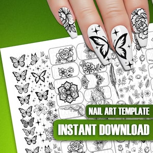 Könnte beinhalten: Eine weiße Keramik-Tasse mit schwarzem Henkel und dem Text "But First, Coffee" in schwarzer, handschriftlicher Schrift. Die Tasse steht auf einer weißen Oberfläche.