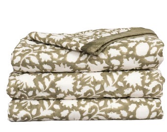 Floral Quilt Green Block Print Bedding Farmhouse Bedroom Decor comforter quilted Bedspread Handmade Quilted Blanket Throw Reversible quilt