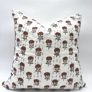 Spring Floral Throw Pillow marigold Flower Design brown gray Throw Cushion Cover Home Decor Bedroom Set Boho Style Throw Case Farmhouse