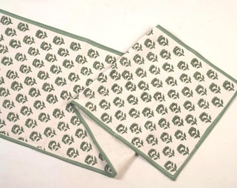 Table Runner Green Floral table runner Farmhouse table runner Dining Decor French Country Table Linen Summer table runner Accent House Gift