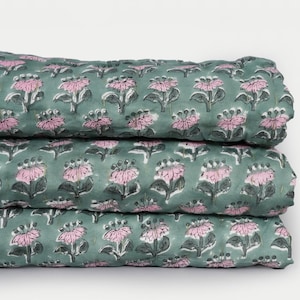 Green Floral Quilt Block Print Bedding Reversible Farmhouse Decor Baby shower gift quilted Bedspread Pink Quilted Blanket summer blanket