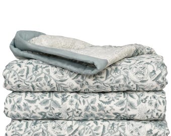 Floral Quilt Blue Block Print Bedding Farmhouse Bedroom Decor comforter quilted Bedspread Handmade Quilted Blanket Throw Reversible quilt