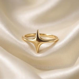 8 Point Star Ring - Etsy