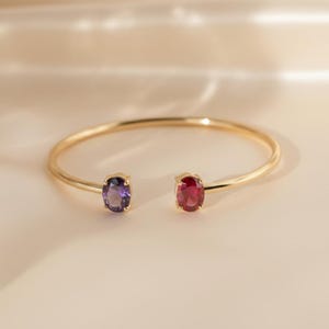 Bracciale rigido personalizzato con pietra portafortuna, bracciale regolabile fatto a mano in argento sterling, gioiello pregiato con pietra preziosa ovale.