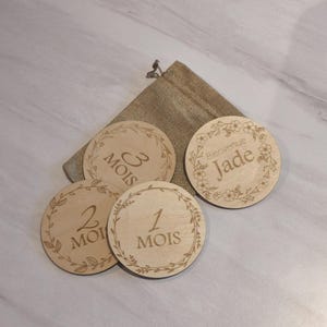 Carte étapes naissance en bois - Bienvenue personnalisable - Cadeau de naissance - Recto-verso 12 mois