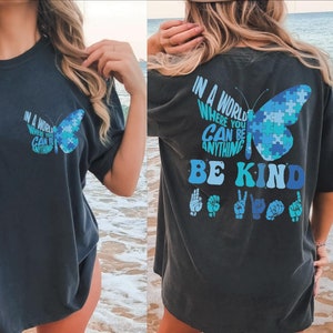 em um mundo onde você pode ser qualquer coisa seja gentil png, em um mundo onde você pode ser qualquer coisa svg, conscientização do autismo svg, autismo png para camisetas