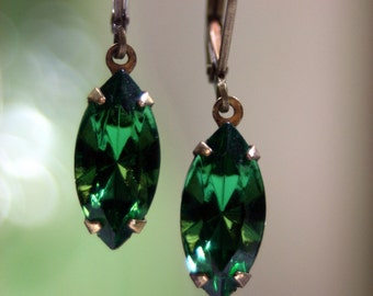 Emerald Green Swarovski Vintage Rhinestone Earrings