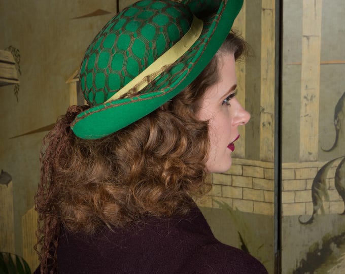 1940s Hat - Sporty Wide Brimmed Breton Style Wool Felt Tilt Hat with Low Crown and Grosgrain Trim