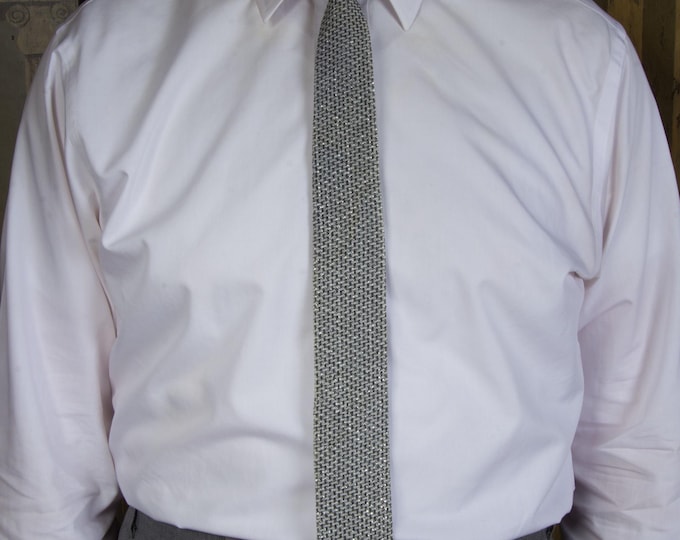 Vintage 1950s or Early 60s Shimmering Woven Silver Lurex Square Bottom Tie Rockabilly